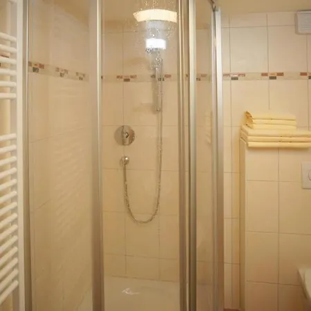 Mountainpeak * מאיירהופן